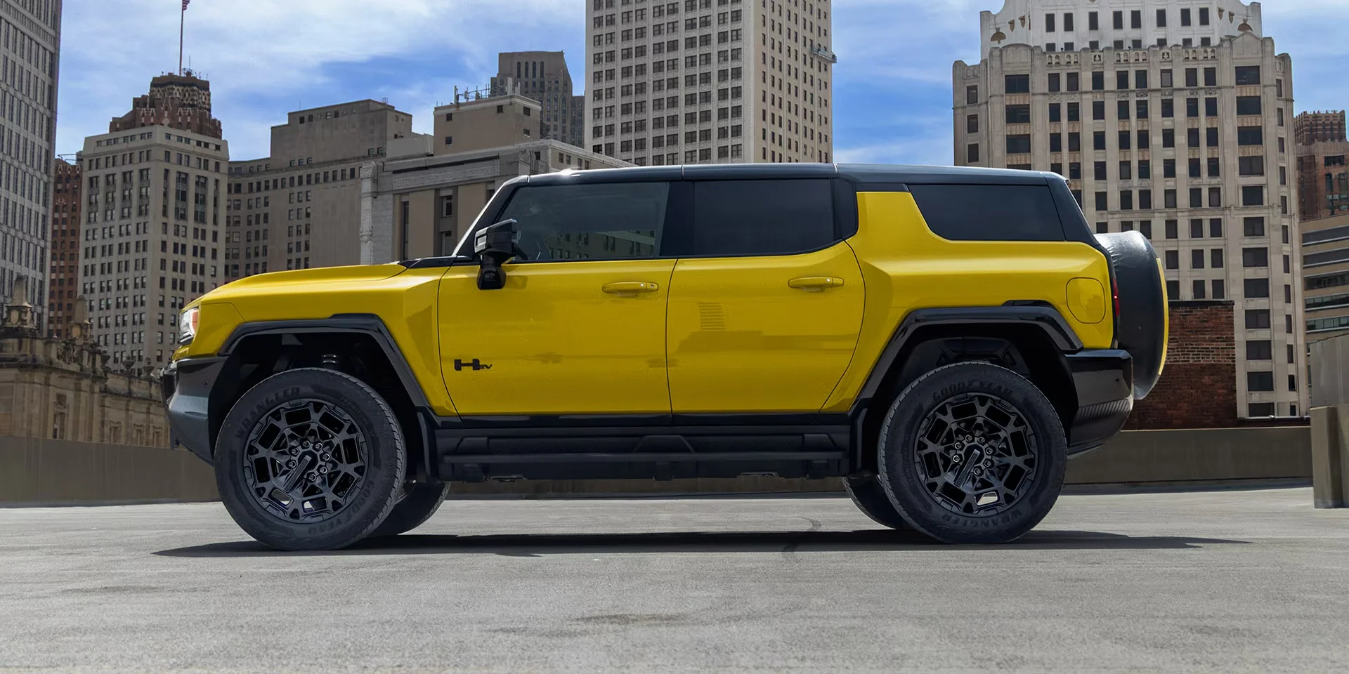 2026-gmc-life-hev-icon-reveal-1920x960-MY27_GMC_Hummer_AP1_0166.webp