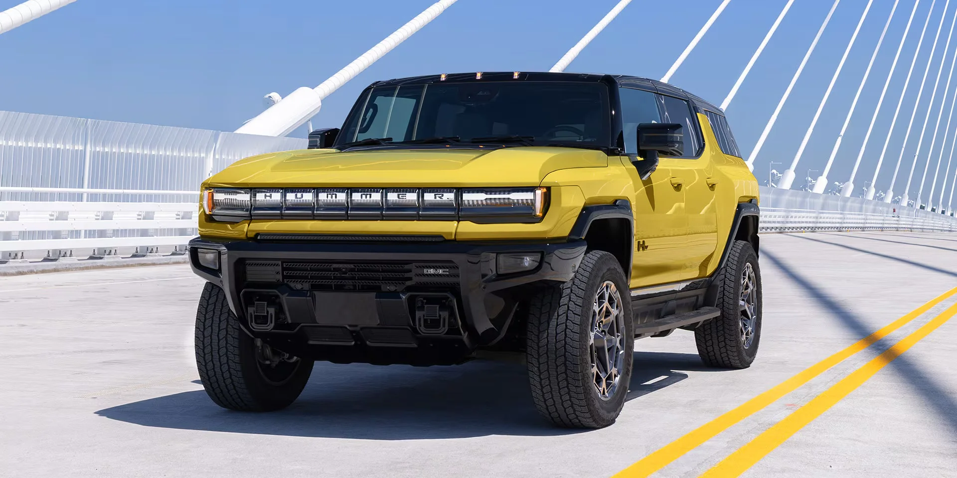 2026-gmc-life-hev-icon-reveal-1920x960-MY27_GMC_Hummer_AP1_0400.webp