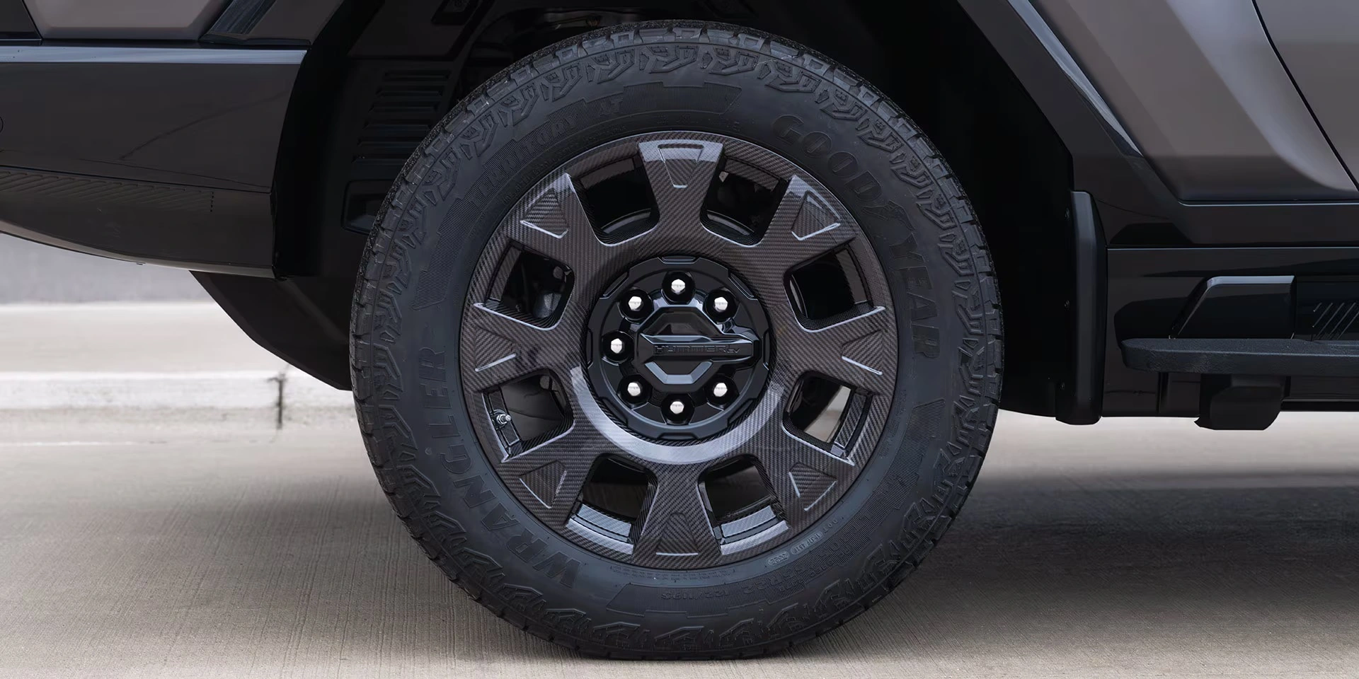2026-hummer-ev-carbon-fiber-wheels.webp