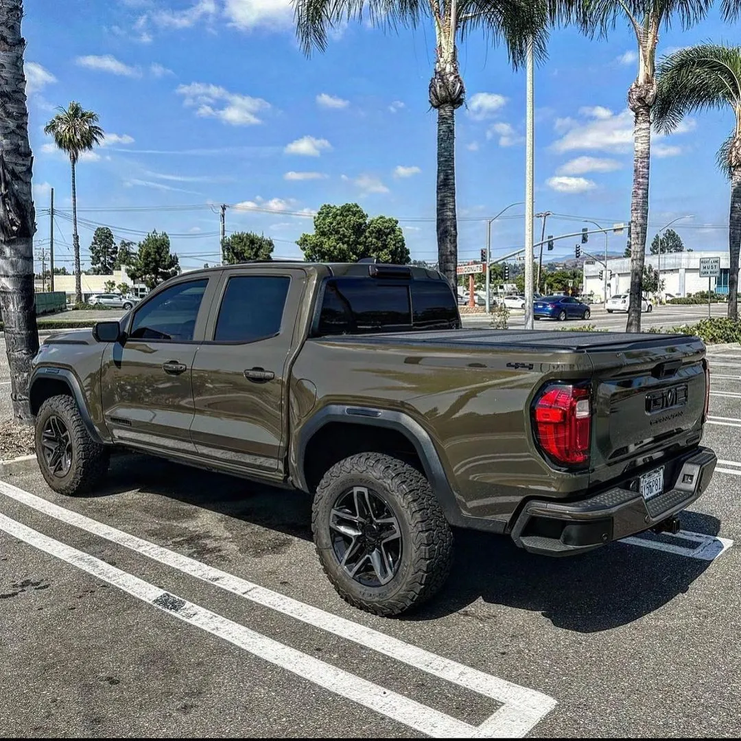 gmc-canyon-at4-bronze-metallic1.webp