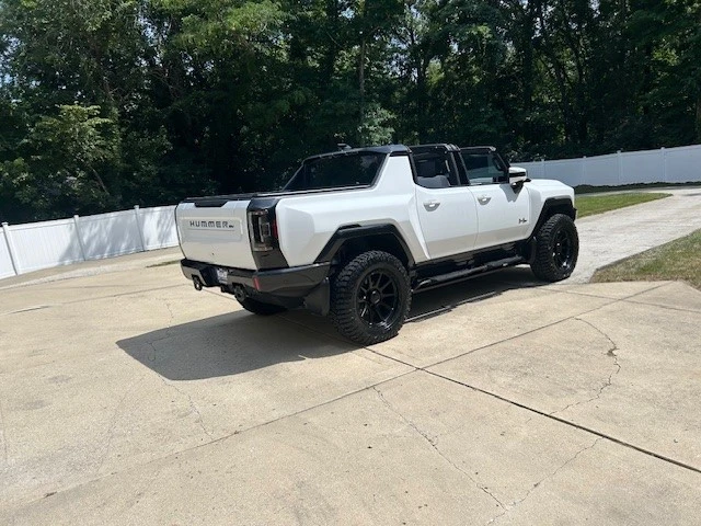 hummer ev.webp
