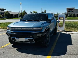 GM EV Drivers gain access to Over 17,800 Tesla Superchargers