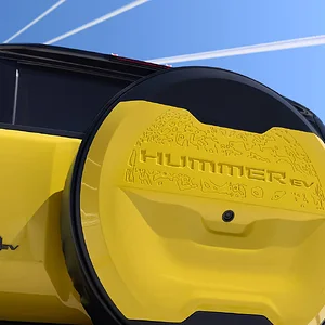 2026-gmc-life-hev-icon-reveal-1920x960-MY27_GMC_Hummer_AP1_0699.webp
