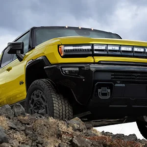 2026-gmc-life-hev-icon-reveal-1920x960-MY27_GMC_Hummer_AF_2295.webp